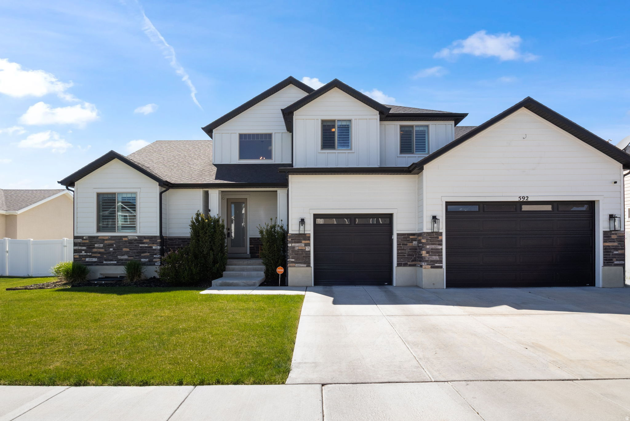 DAPPLE GRAY TRAILS - Residential