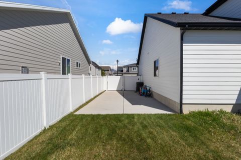 Tiny photo for 592 S 2150 W, Lehi, UT 84043 (MLS # 2155105)