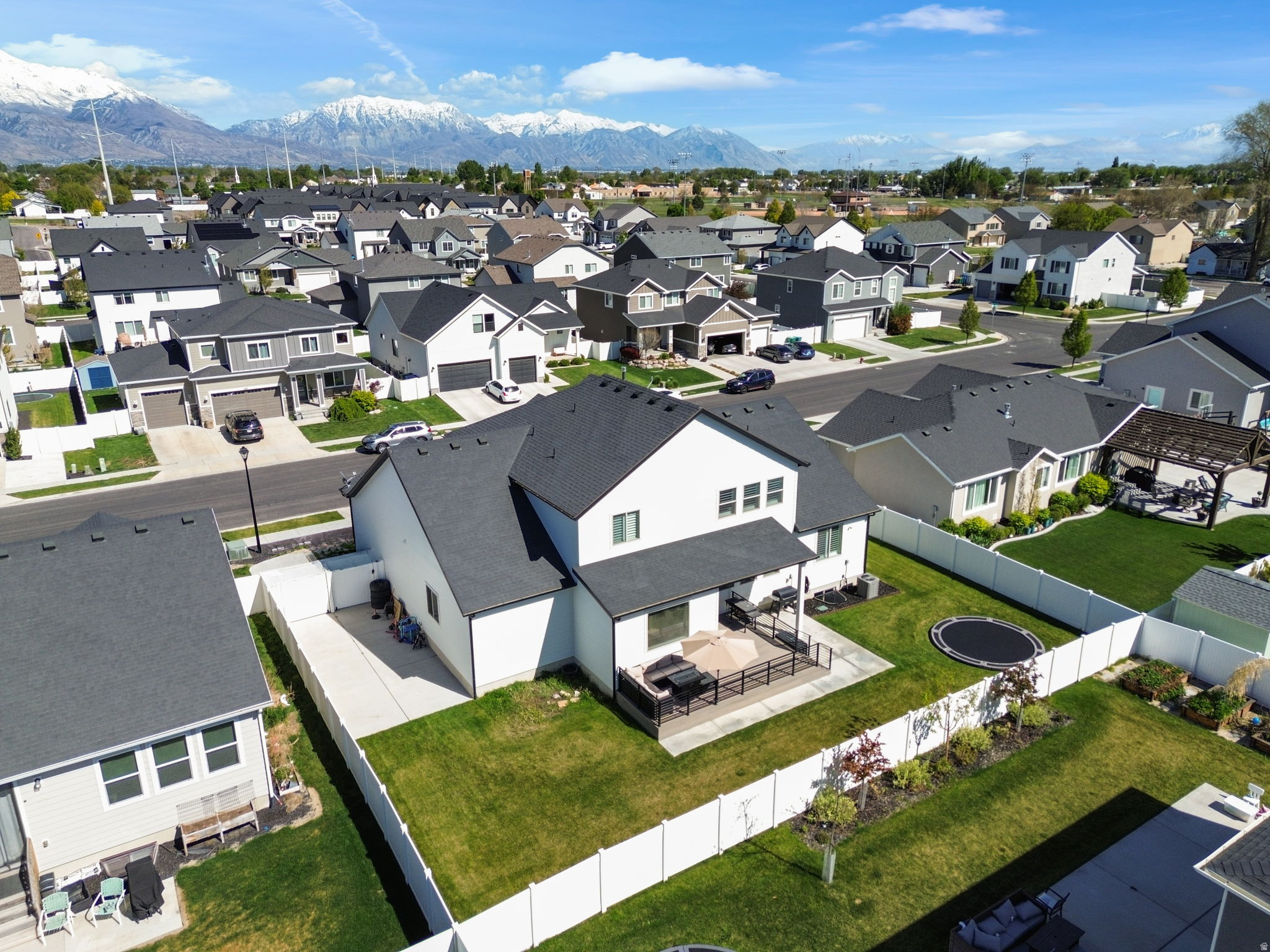 DAPPLE GRAY TRAILS - Residential