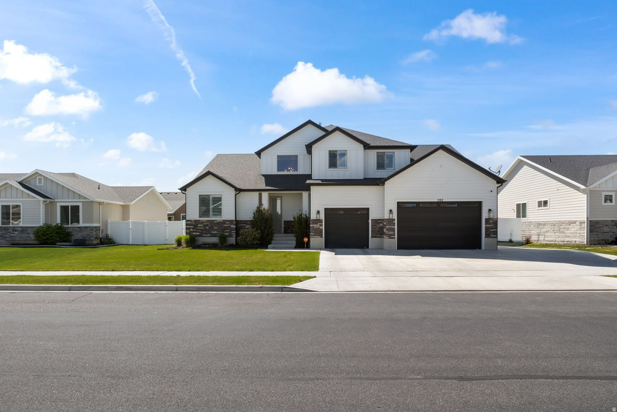 DAPPLE GRAY TRAILS - Residential