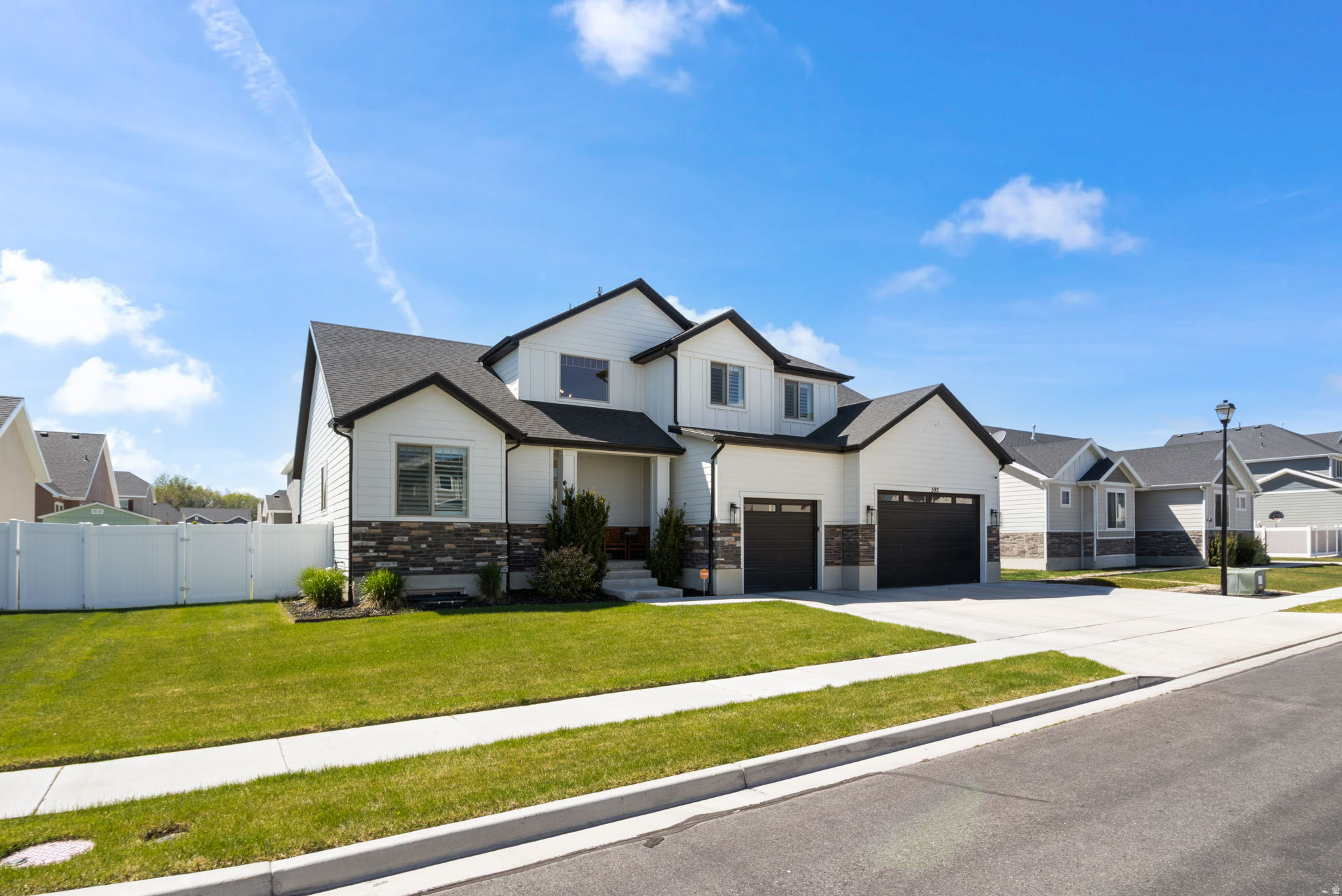 DAPPLE GRAY TRAILS - Residential