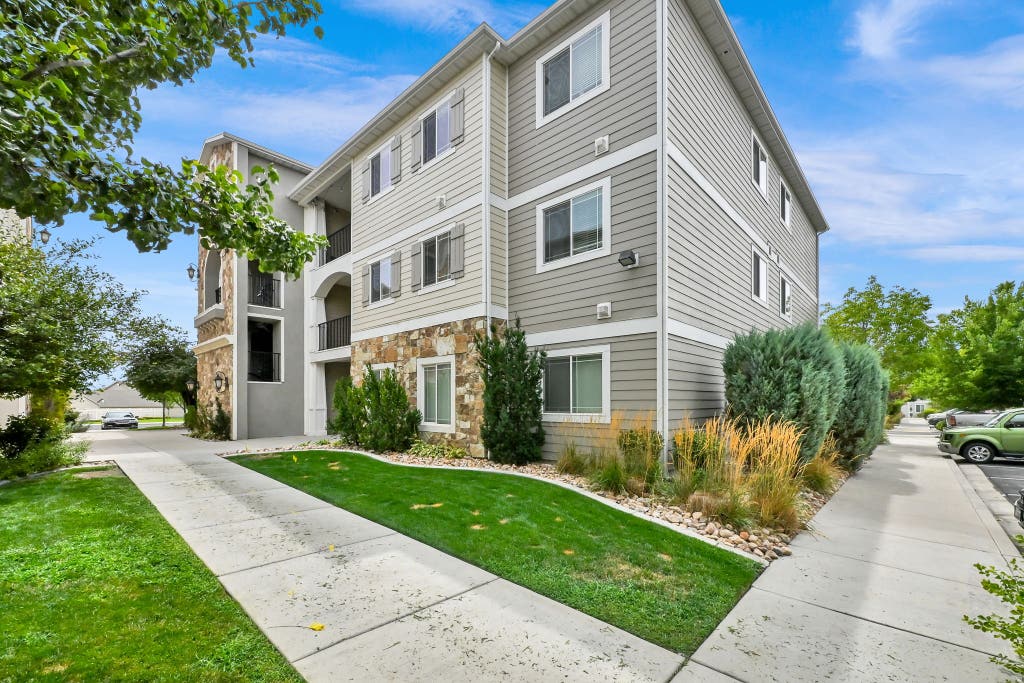 Photo of 1849 N CREST RD E, Saratoga Springs, UT 84045 (MLS # 2179385)
