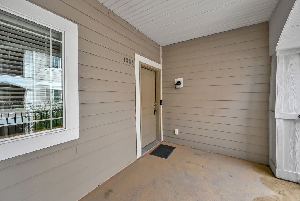 Photo of 1849 N CREST RD E, Saratoga Springs, UT 84045 (MLS # 2179385)