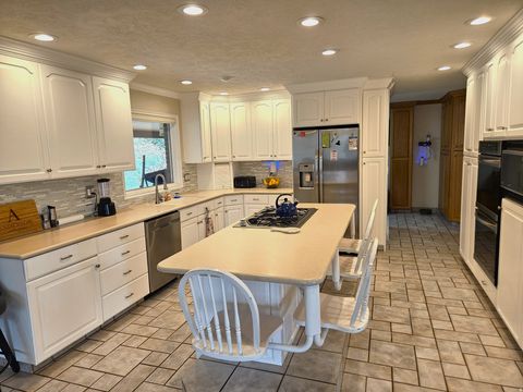 Tiny photo for 383 S 500 E, Farmington, UT 84025 (MLS # 2140170)