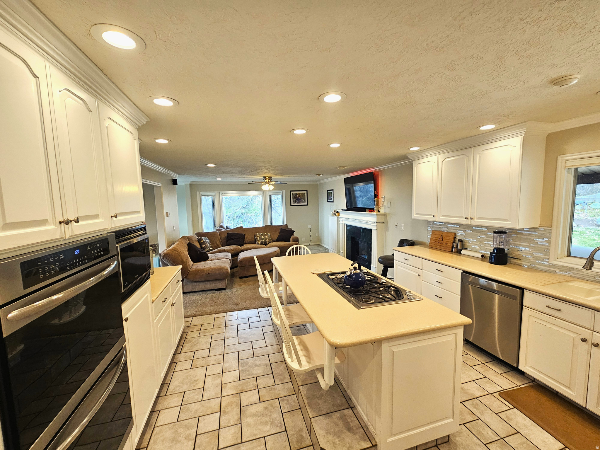 WOODLAND SPRINGS - Residential