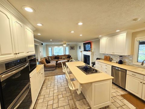 Tiny photo for 383 S 500 E, Farmington, UT 84025 (MLS # 2140170)