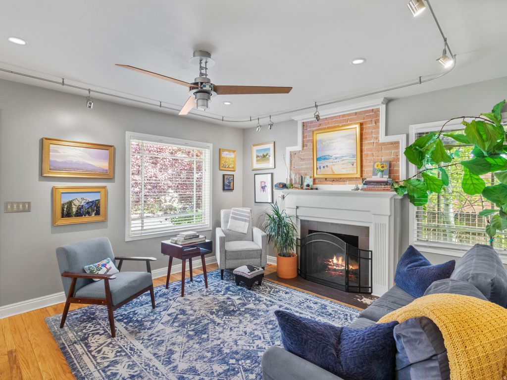 Photo of 2475 S FILMORE ST, Salt Lake City, UT 84106 (MLS # 2161349)