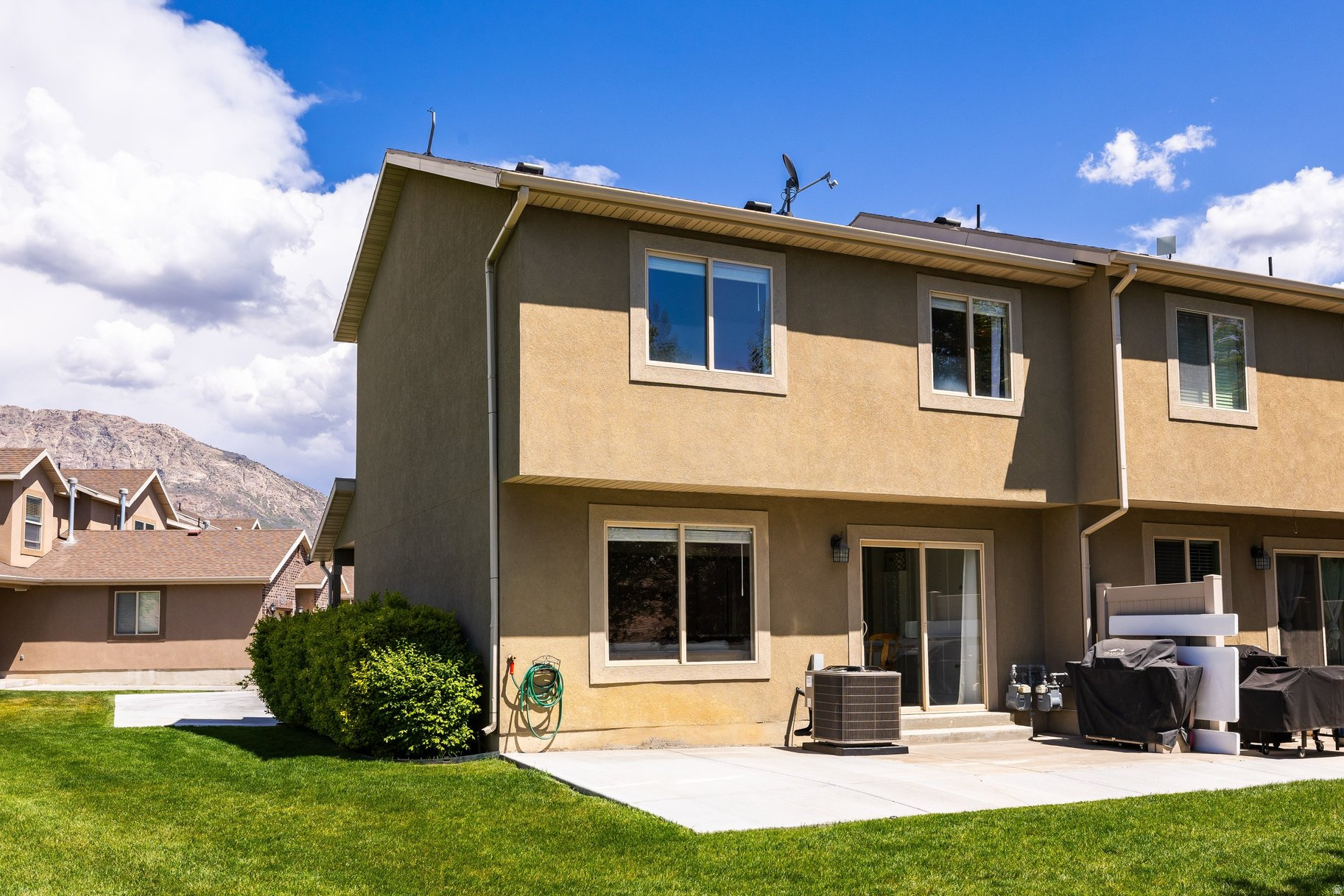 NEW TOWNE SQUARE AT - Residential