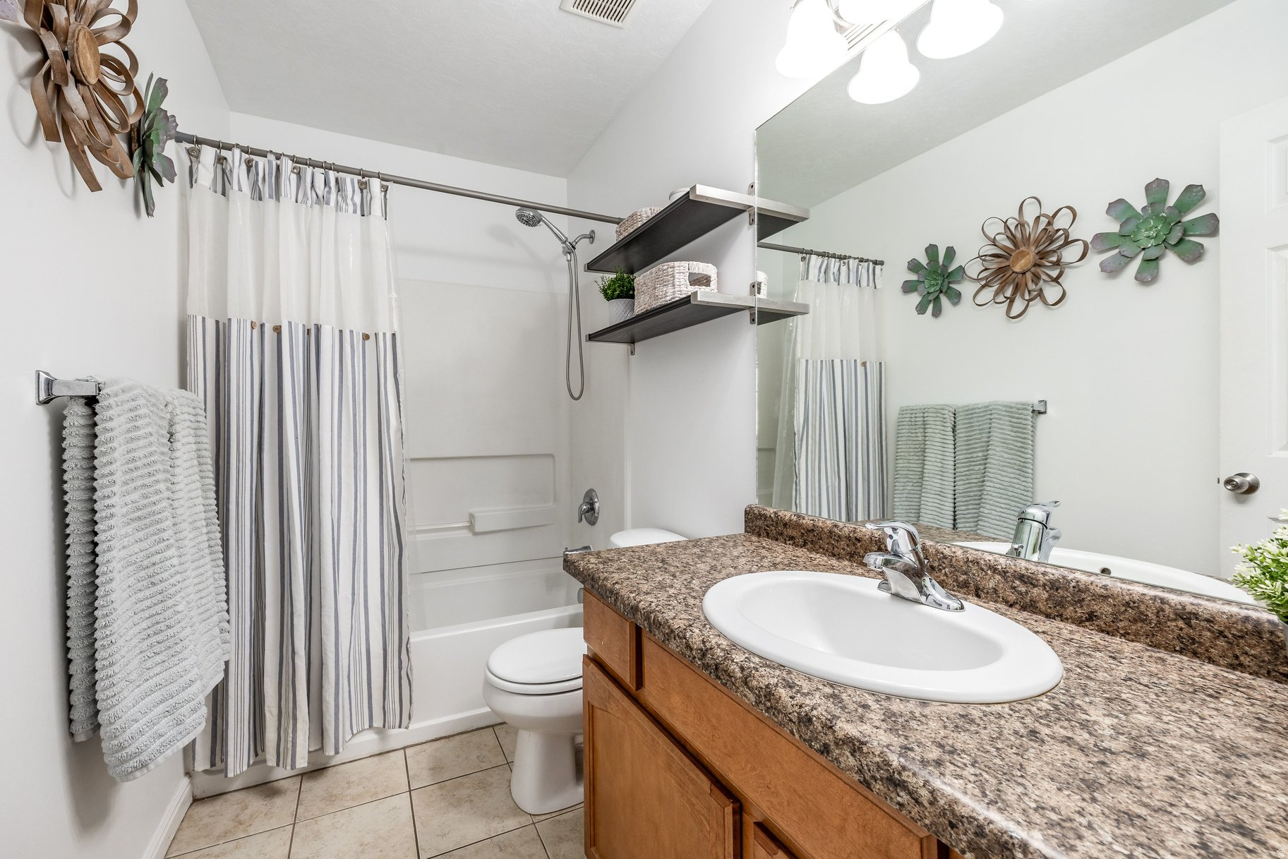NEW TOWNE SQUARE AT - Residential