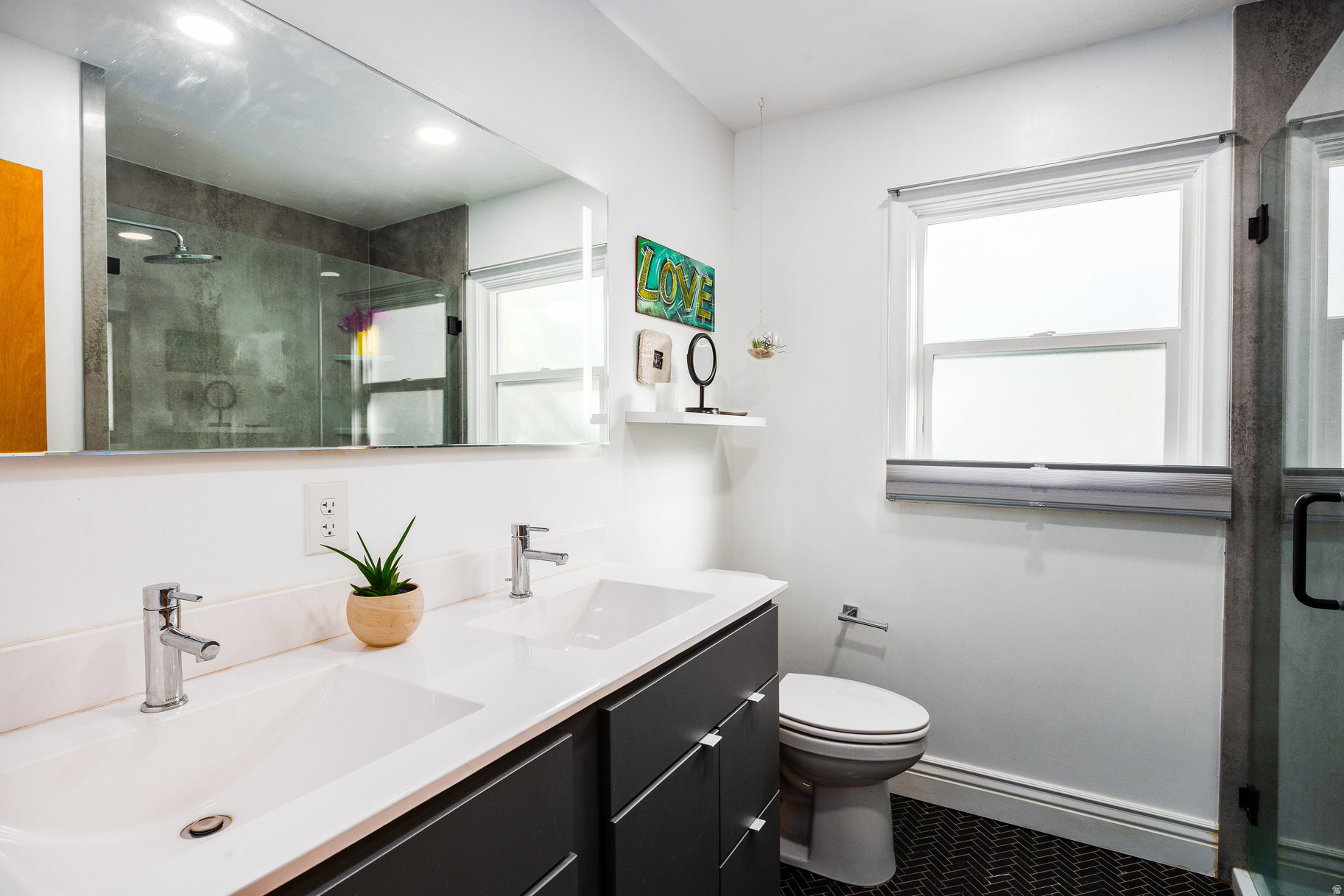 CAPITOL HILL - Residential