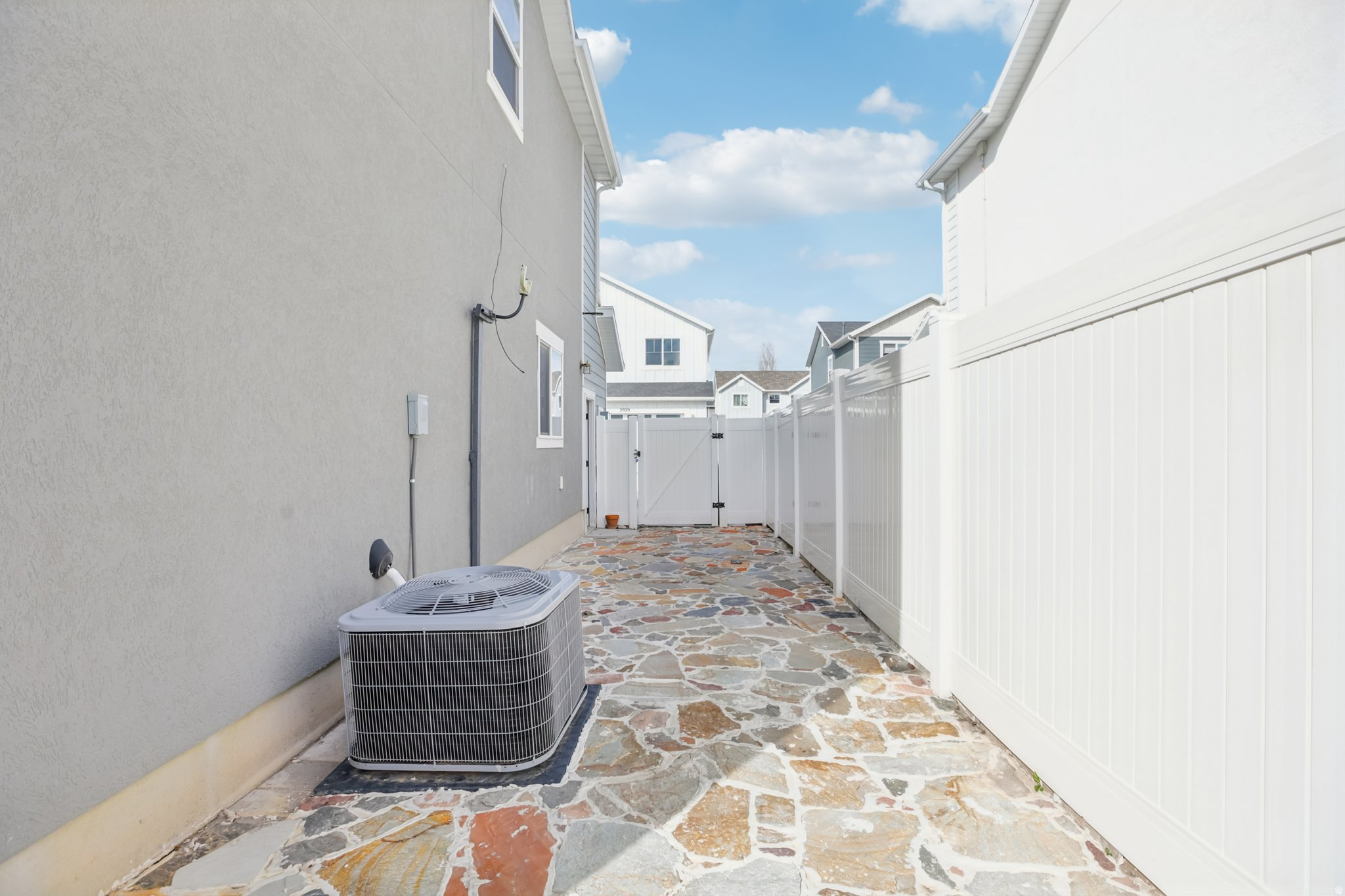 SALT POINT - Residential