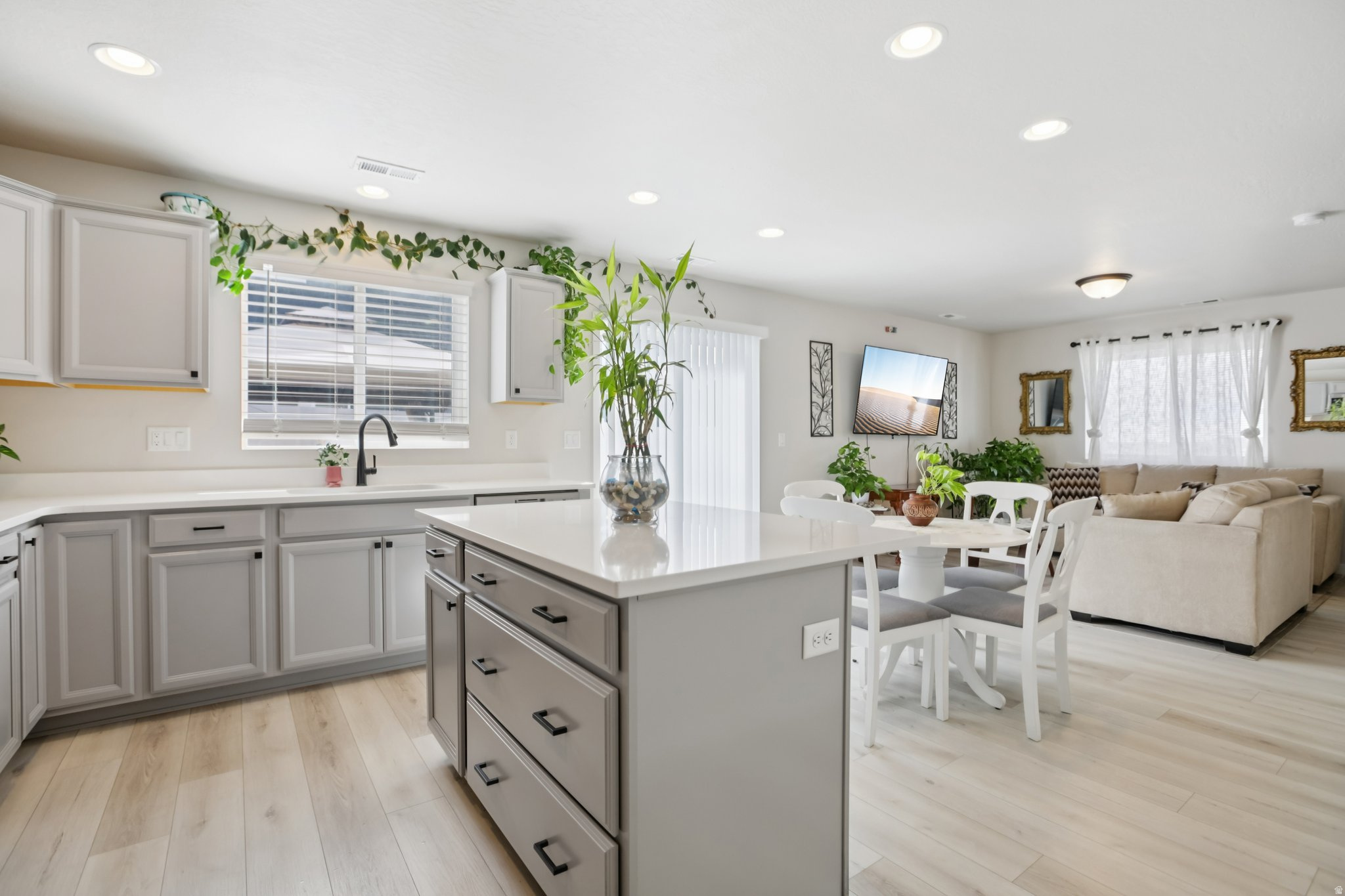 SALT POINT - Residential