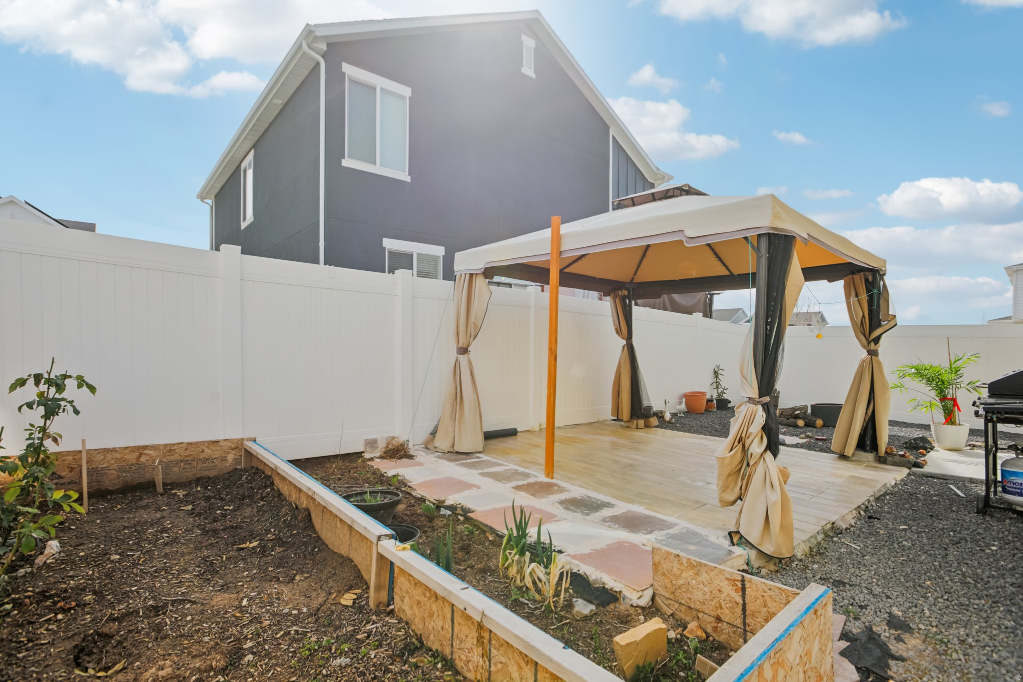 SALT POINT - Residential