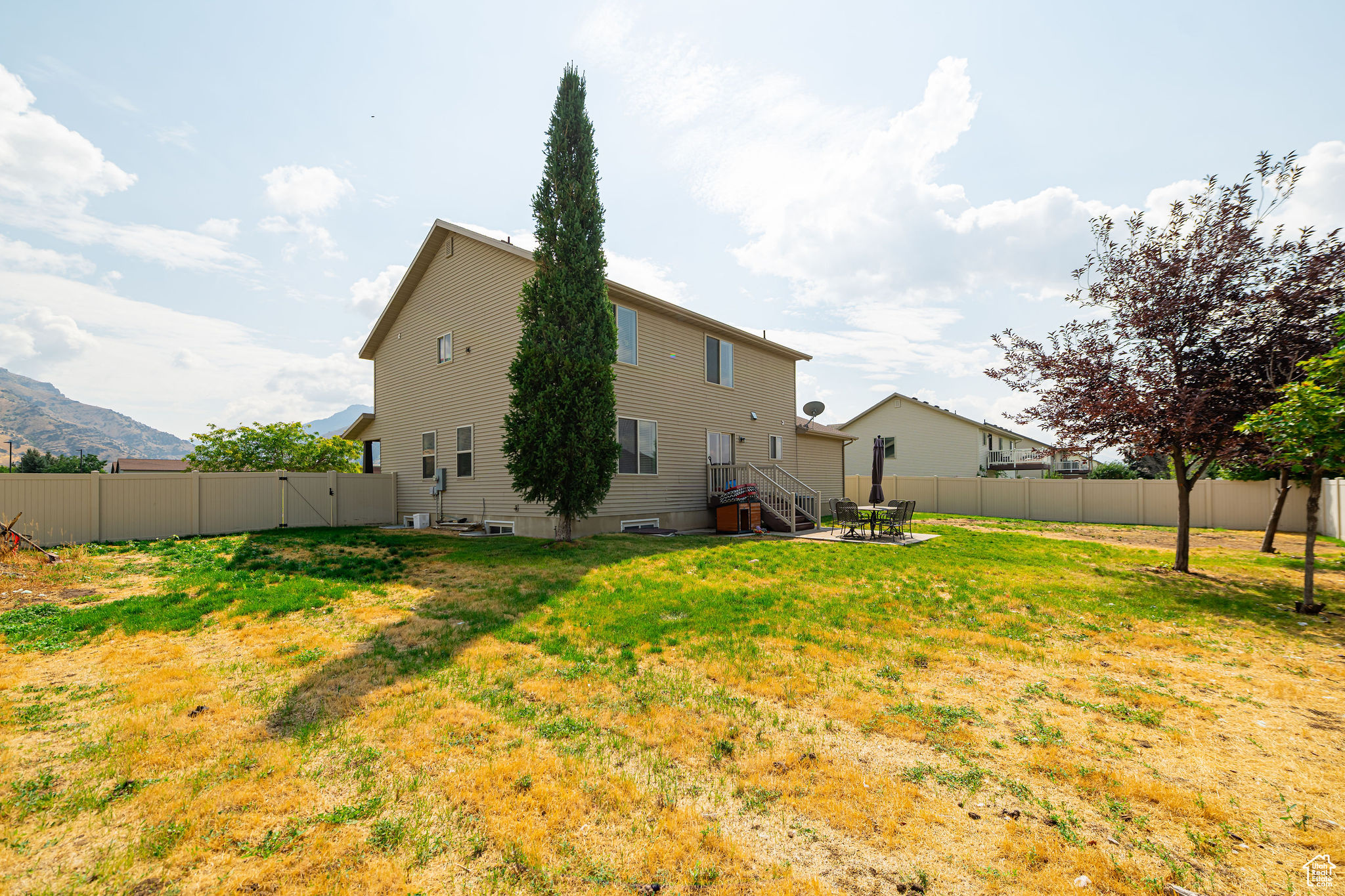 SOUTHRIDGE ACRES - Residential