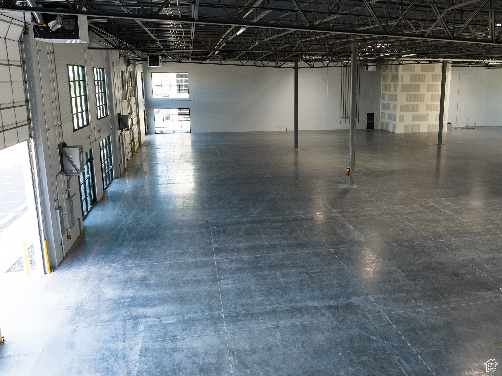 WOODS CROSS INDUSTRIAL - Commercial Lease