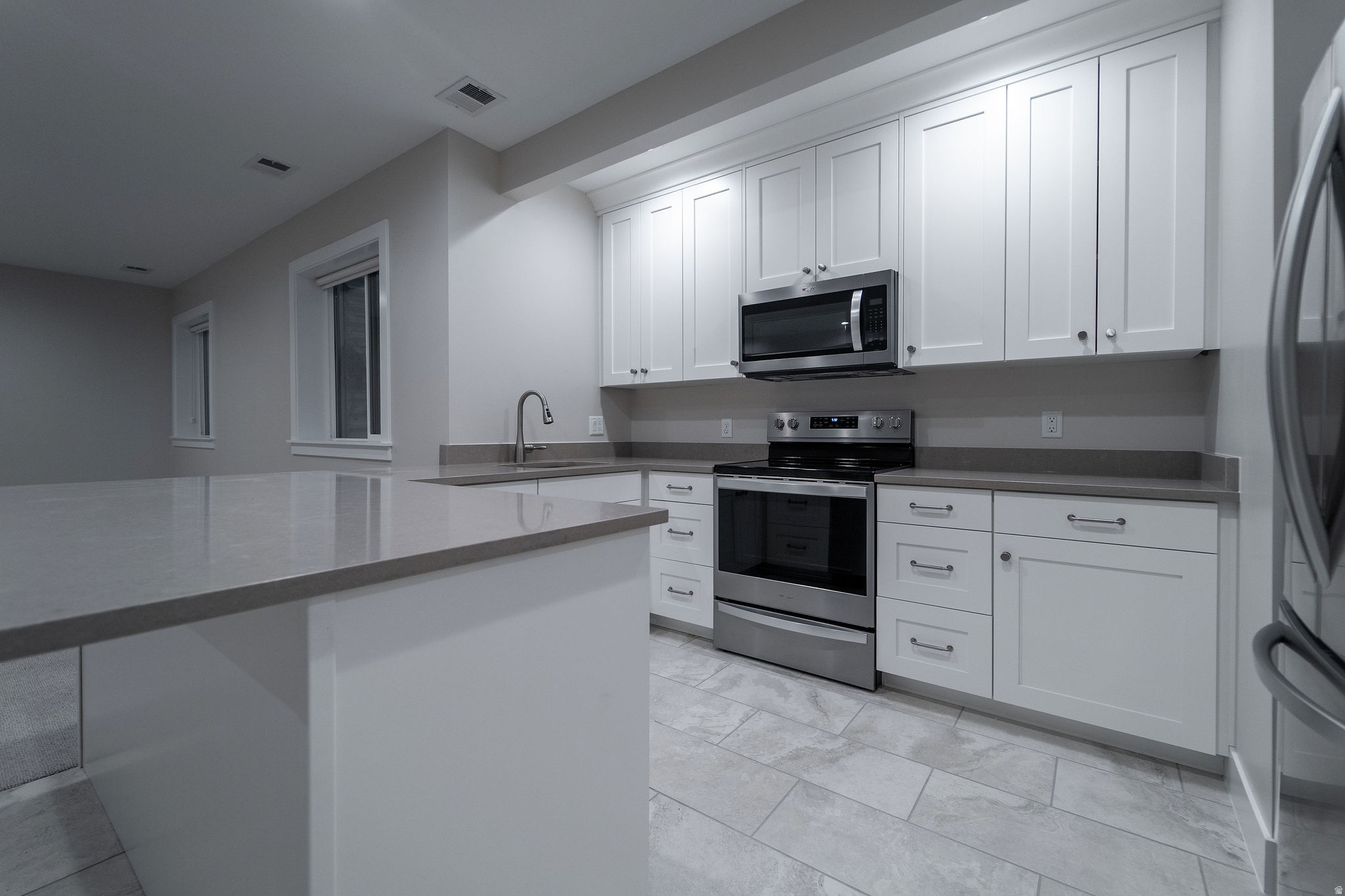 BEACON POINTE - Residential