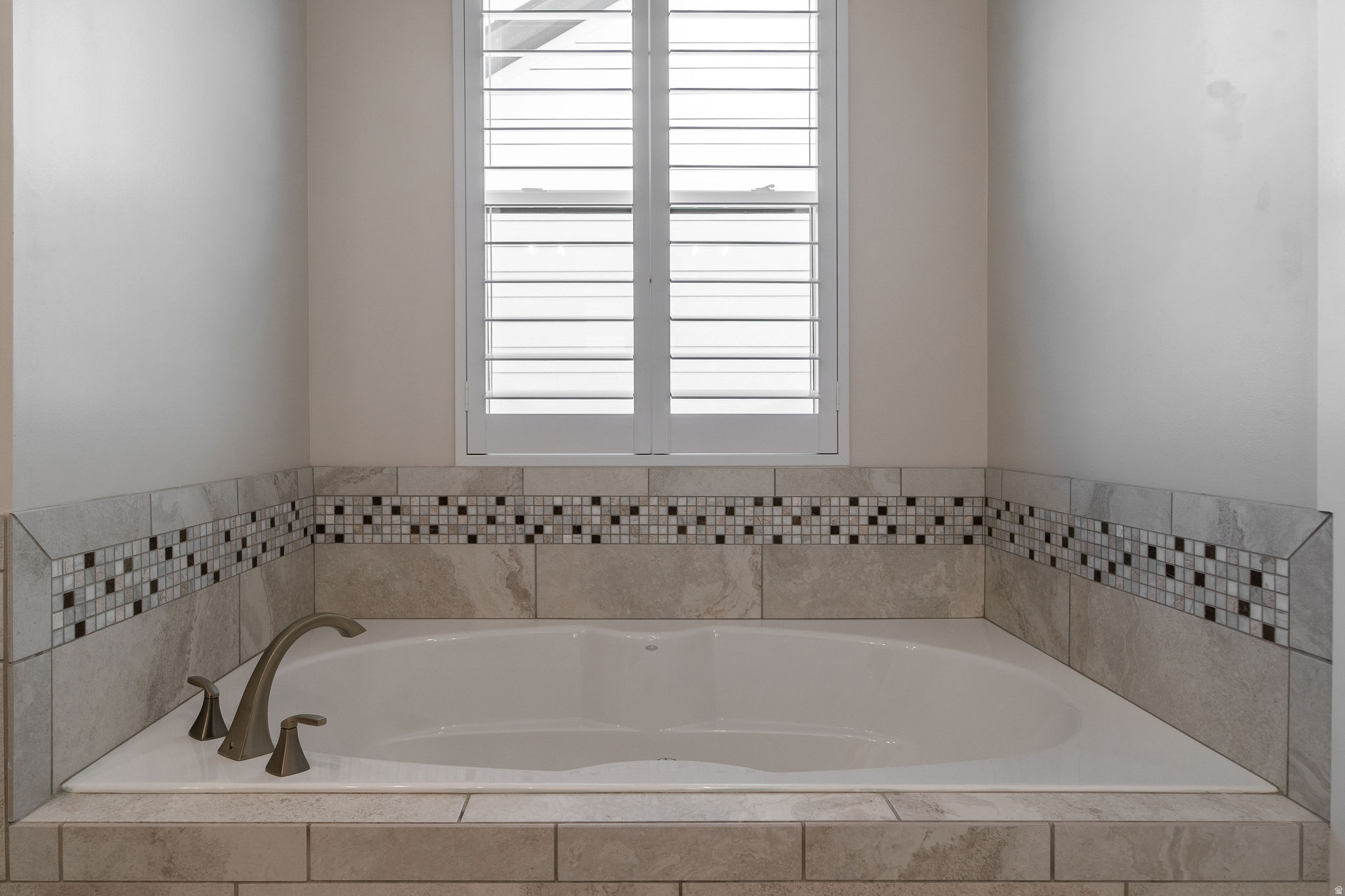 BEACON POINTE - Residential