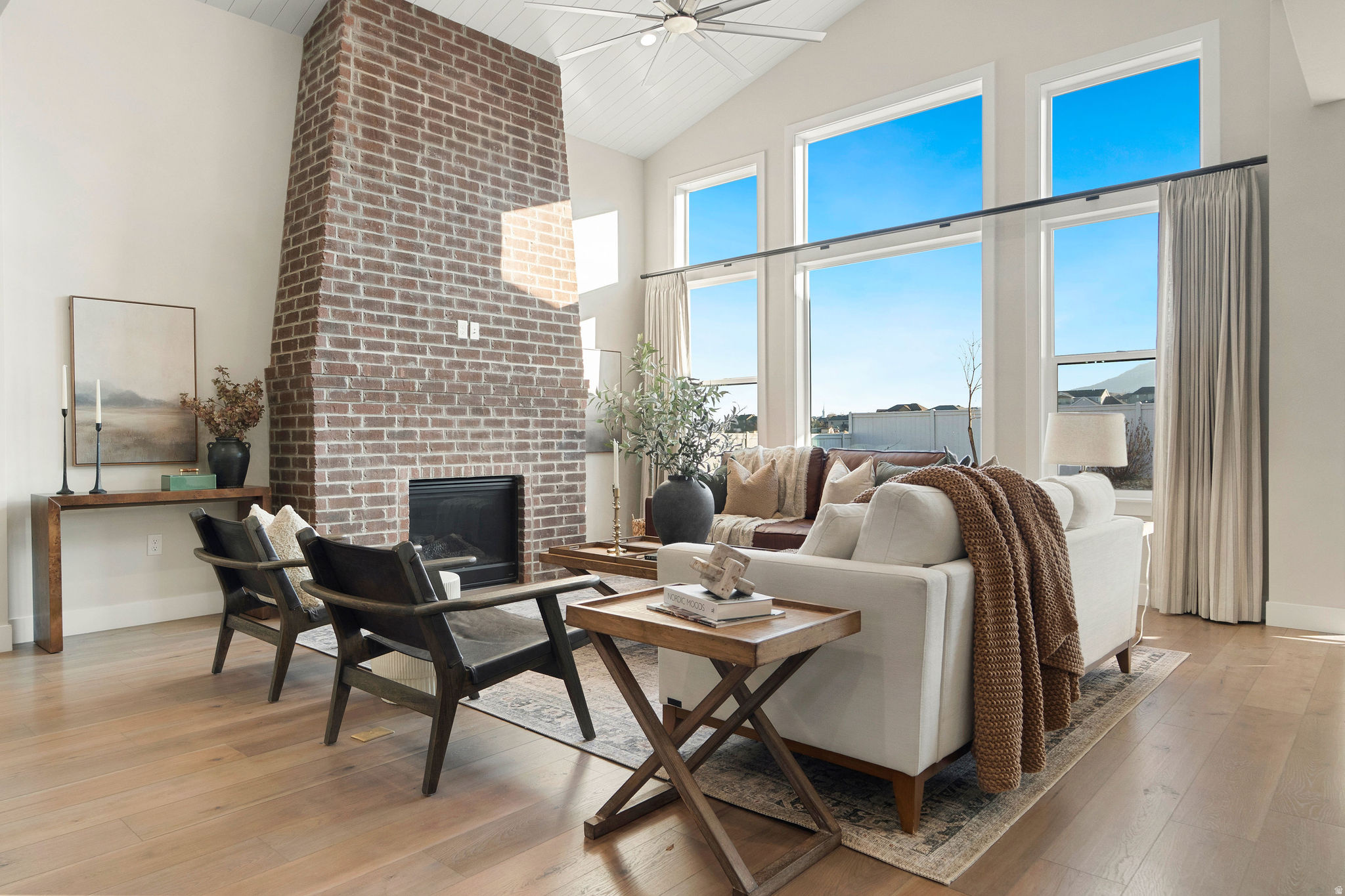 BEACON POINTE - Residential