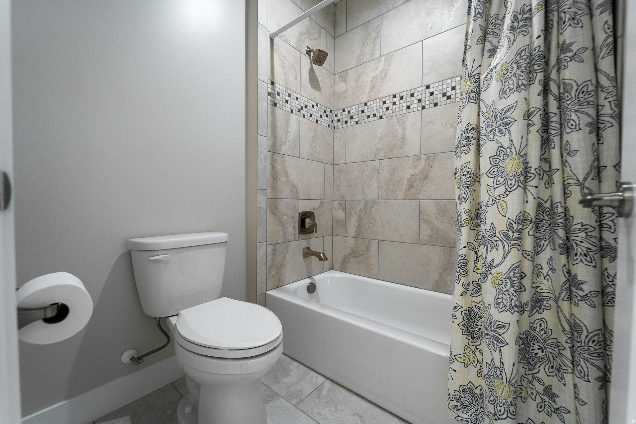 BEACON POINTE - Residential