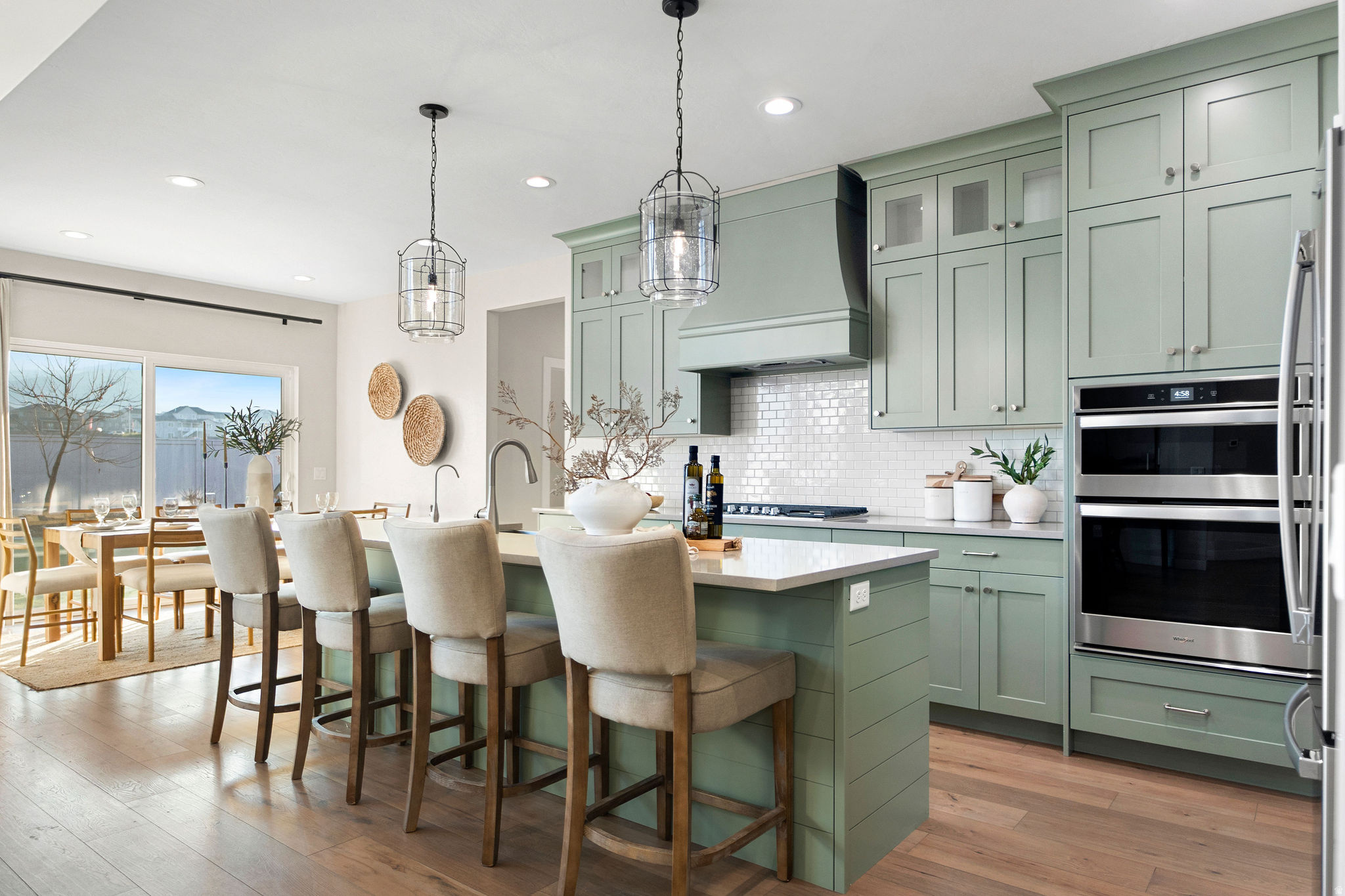 BEACON POINTE - Residential