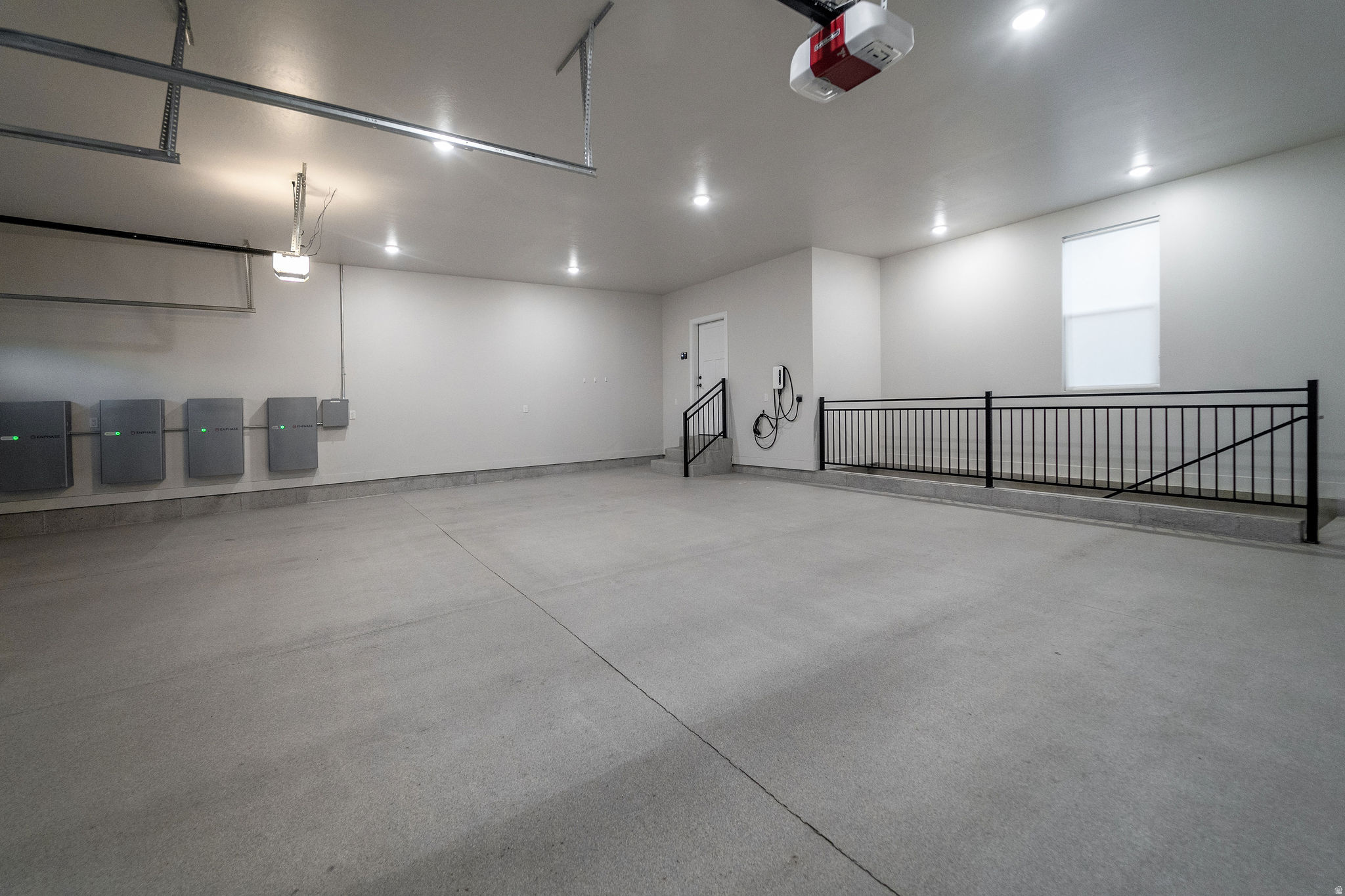 BEACON POINTE - Residential