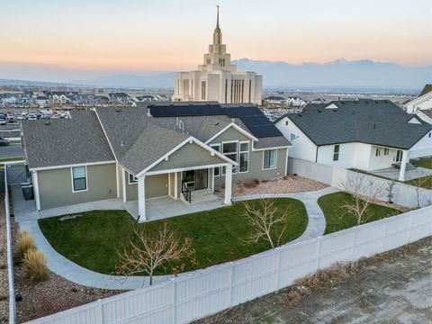 Tiny photo for 733 W LIGHTHOUSE DR, Saratoga Springs, UT 84045 (MLS # 2124741)