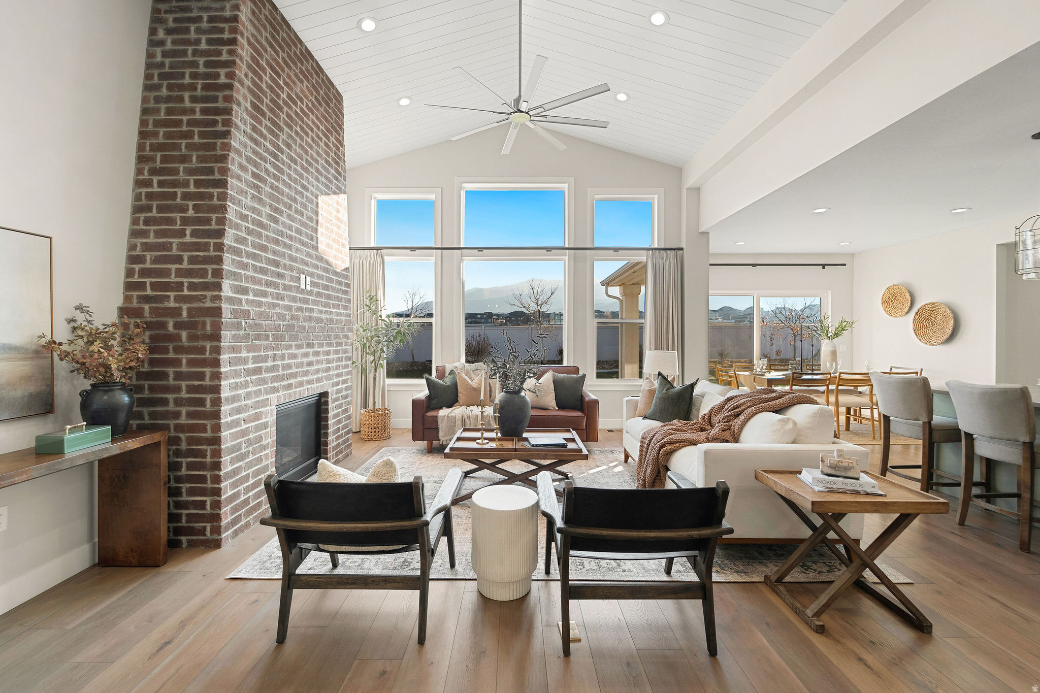 BEACON POINTE - Residential