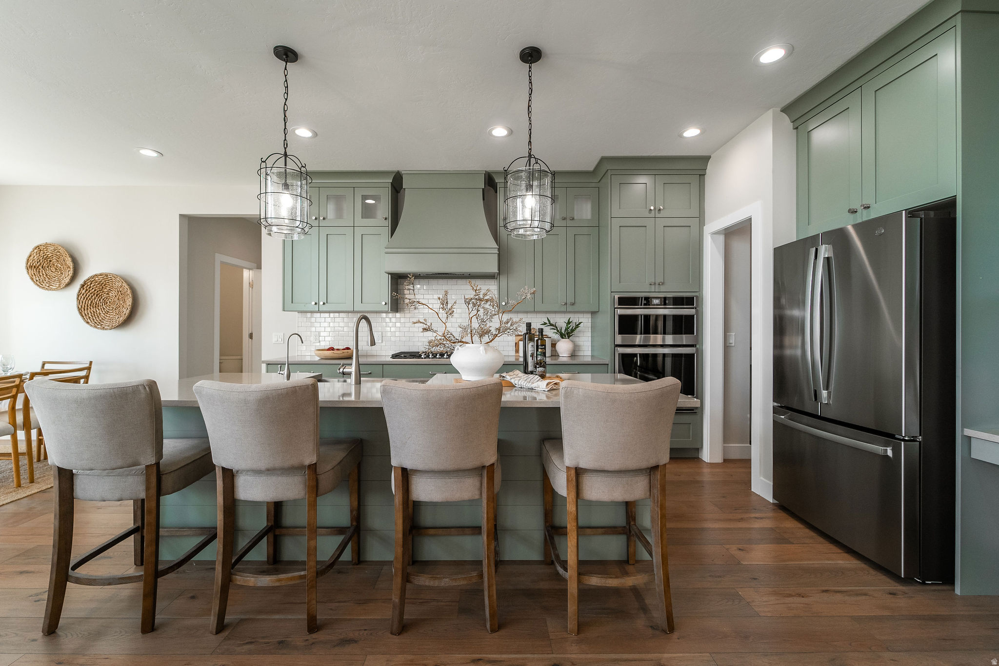 BEACON POINTE - Residential