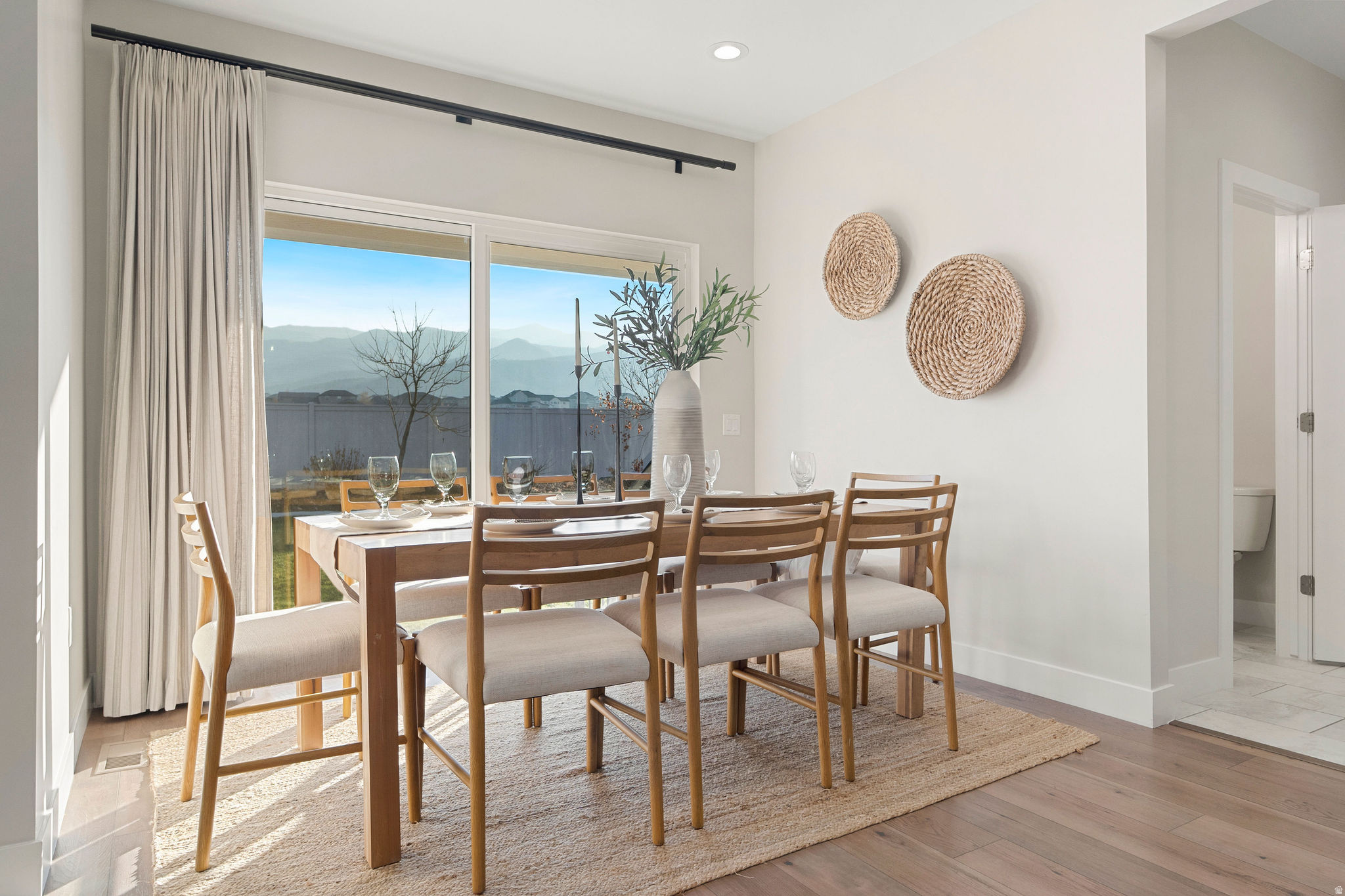 BEACON POINTE - Residential