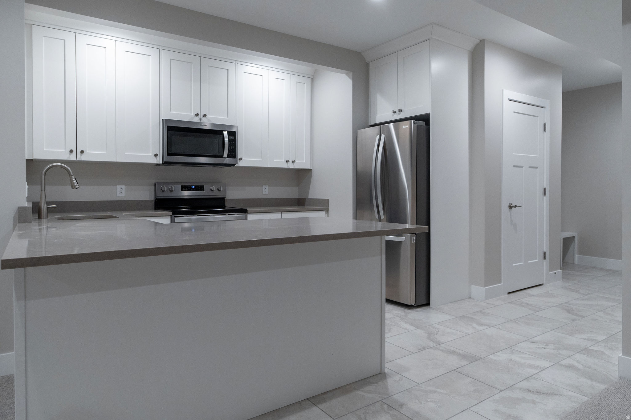 BEACON POINTE - Residential