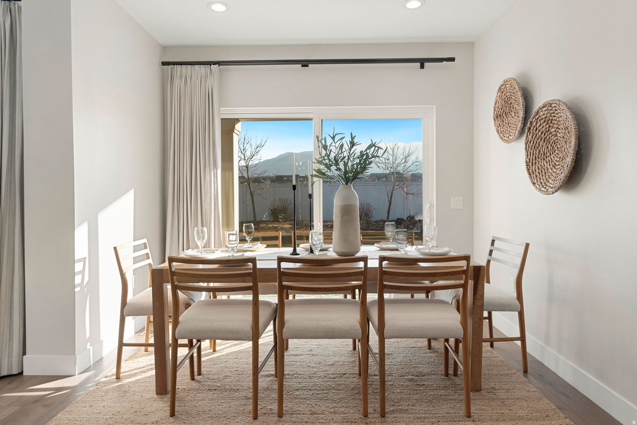 BEACON POINTE - Residential