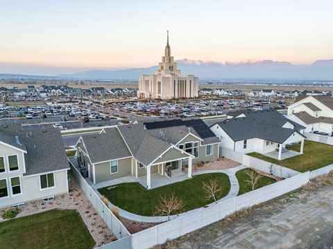 Tiny photo for 733 W LIGHTHOUSE DR, Saratoga Springs, UT 84045 (MLS # 2124741)