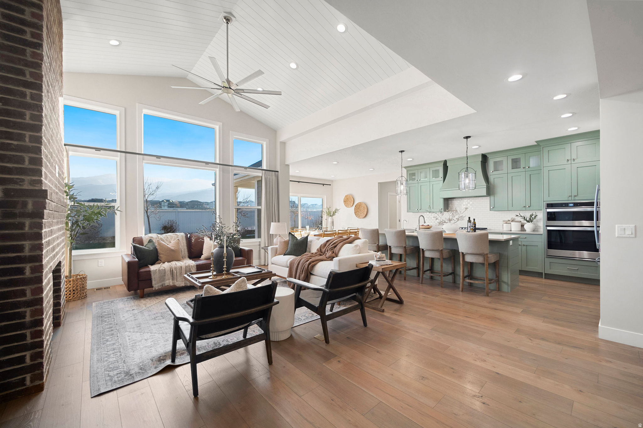 BEACON POINTE - Residential