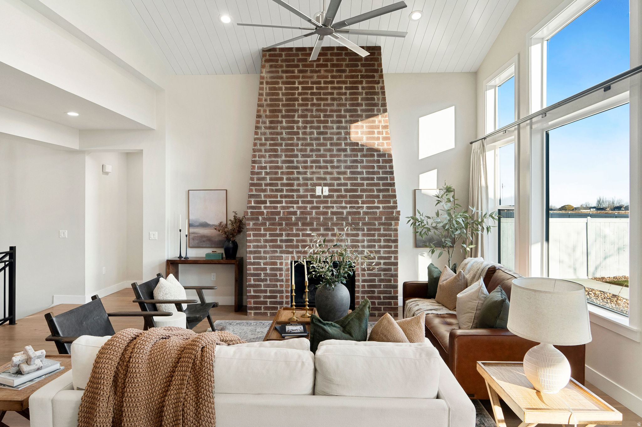 BEACON POINTE - Residential