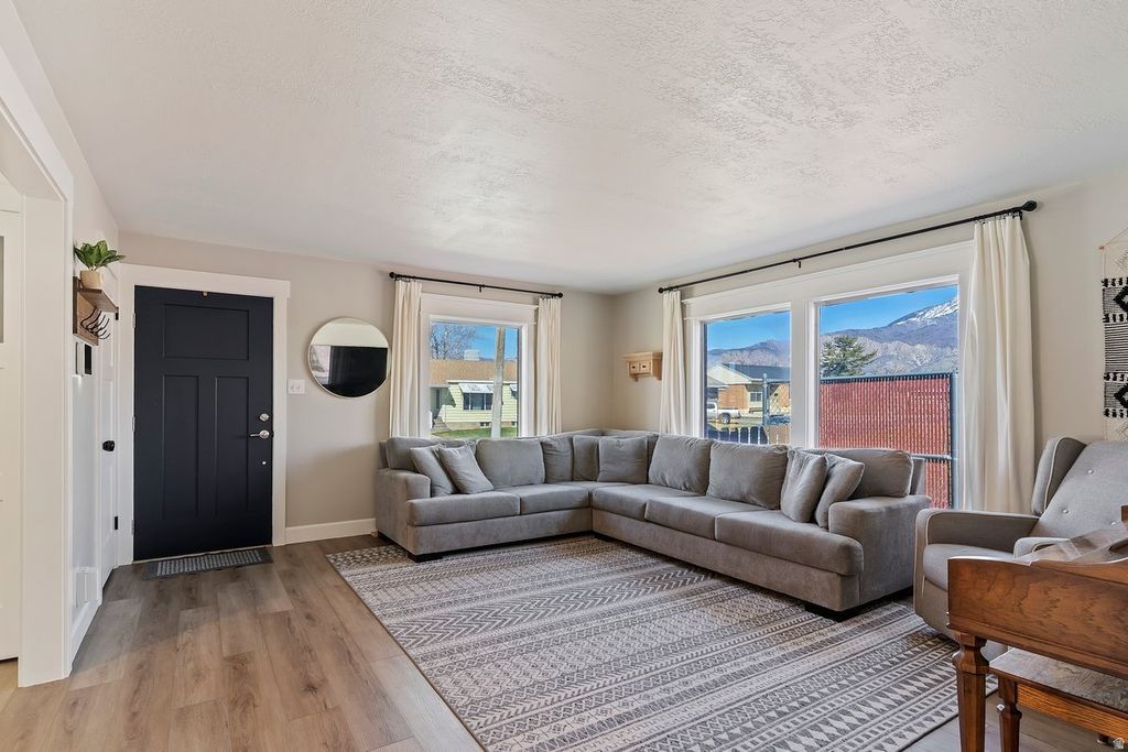 Photo of 339 W 4675 S, Washington Terrace, UT 84405 (MLS # 2142741)