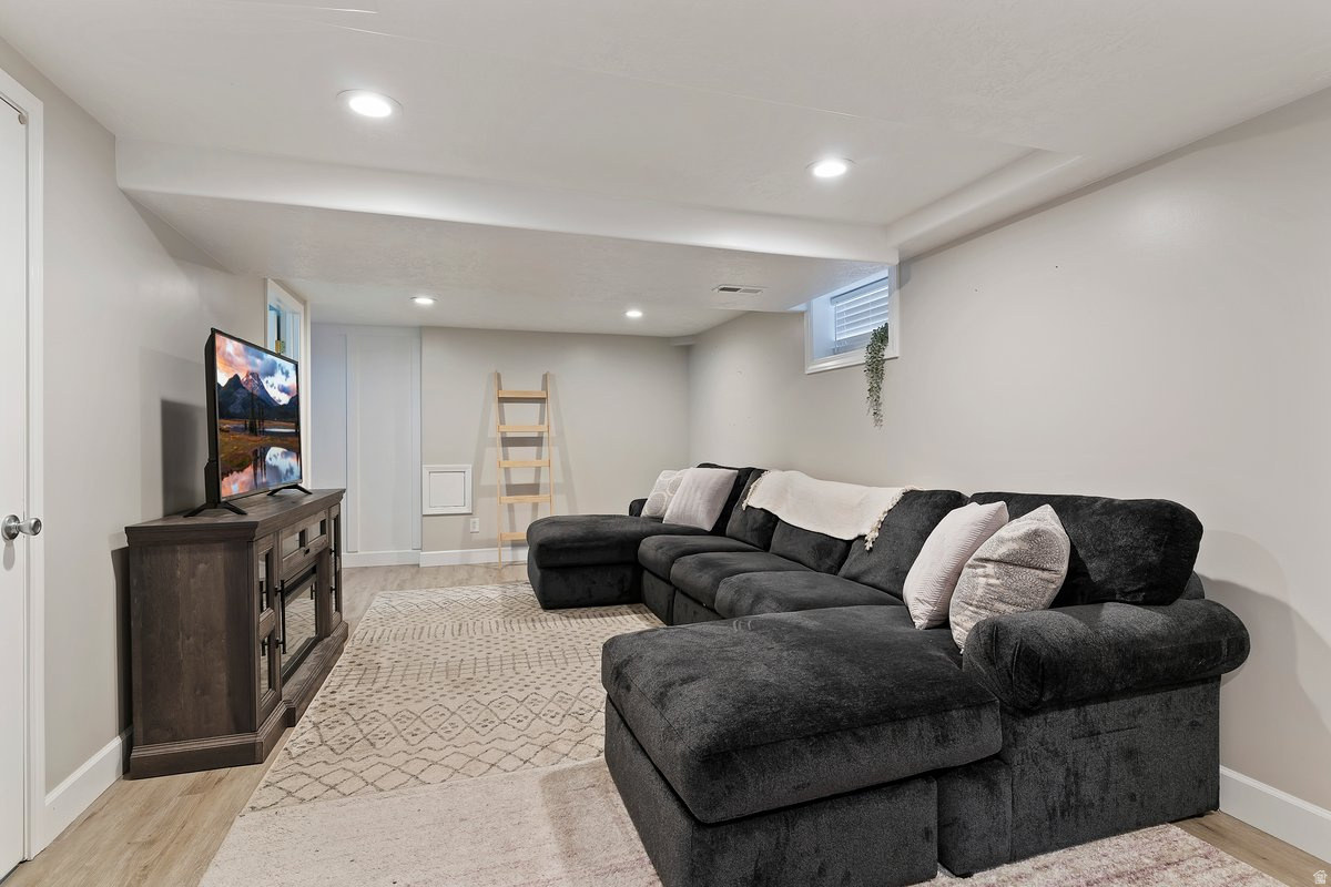 WASHINGTON TERR - Residential