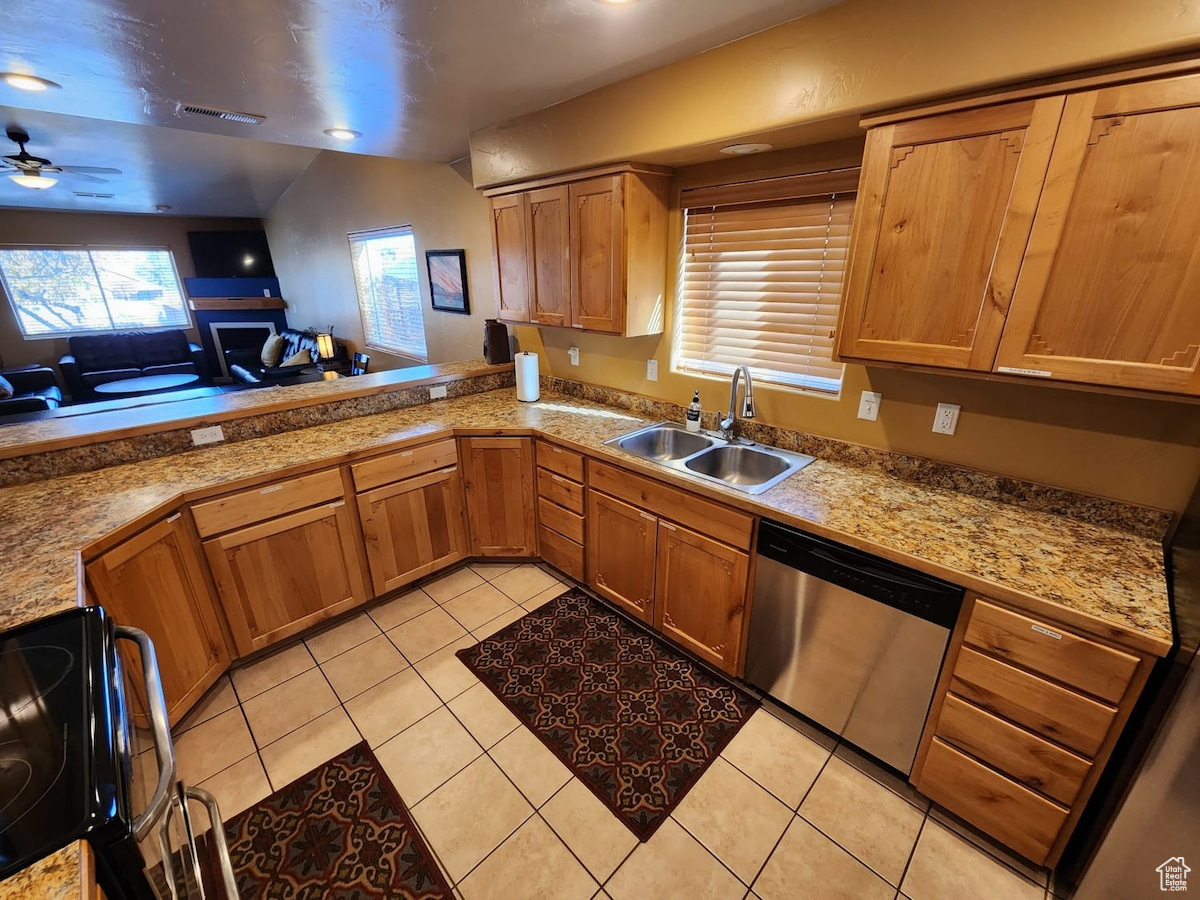 TIERRA DEL SOL - Residential Income