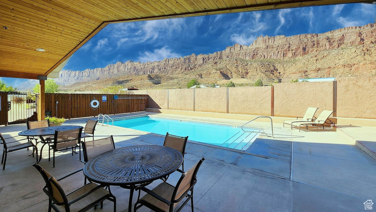 TIERRA DEL SOL - Residential Income