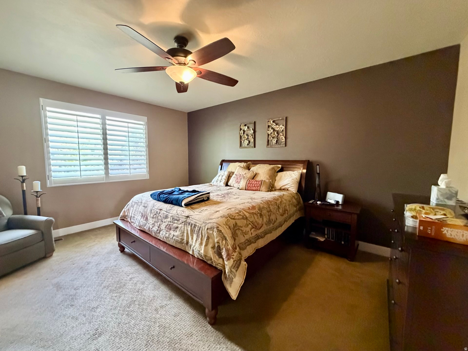 COUNTRY FIELDS - Residential