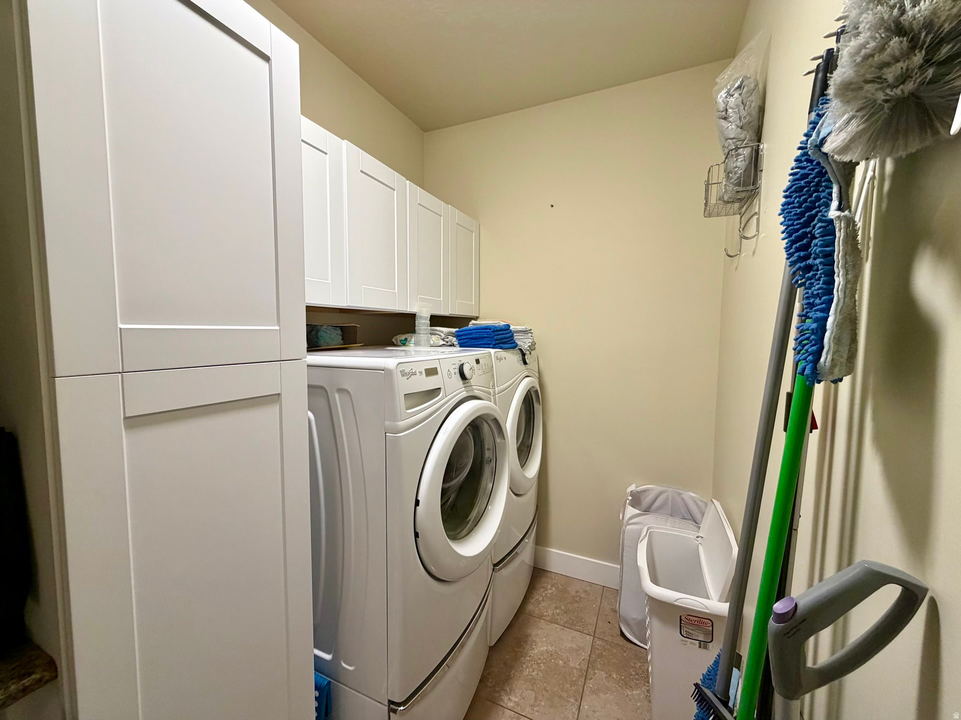 COUNTRY FIELDS - Residential