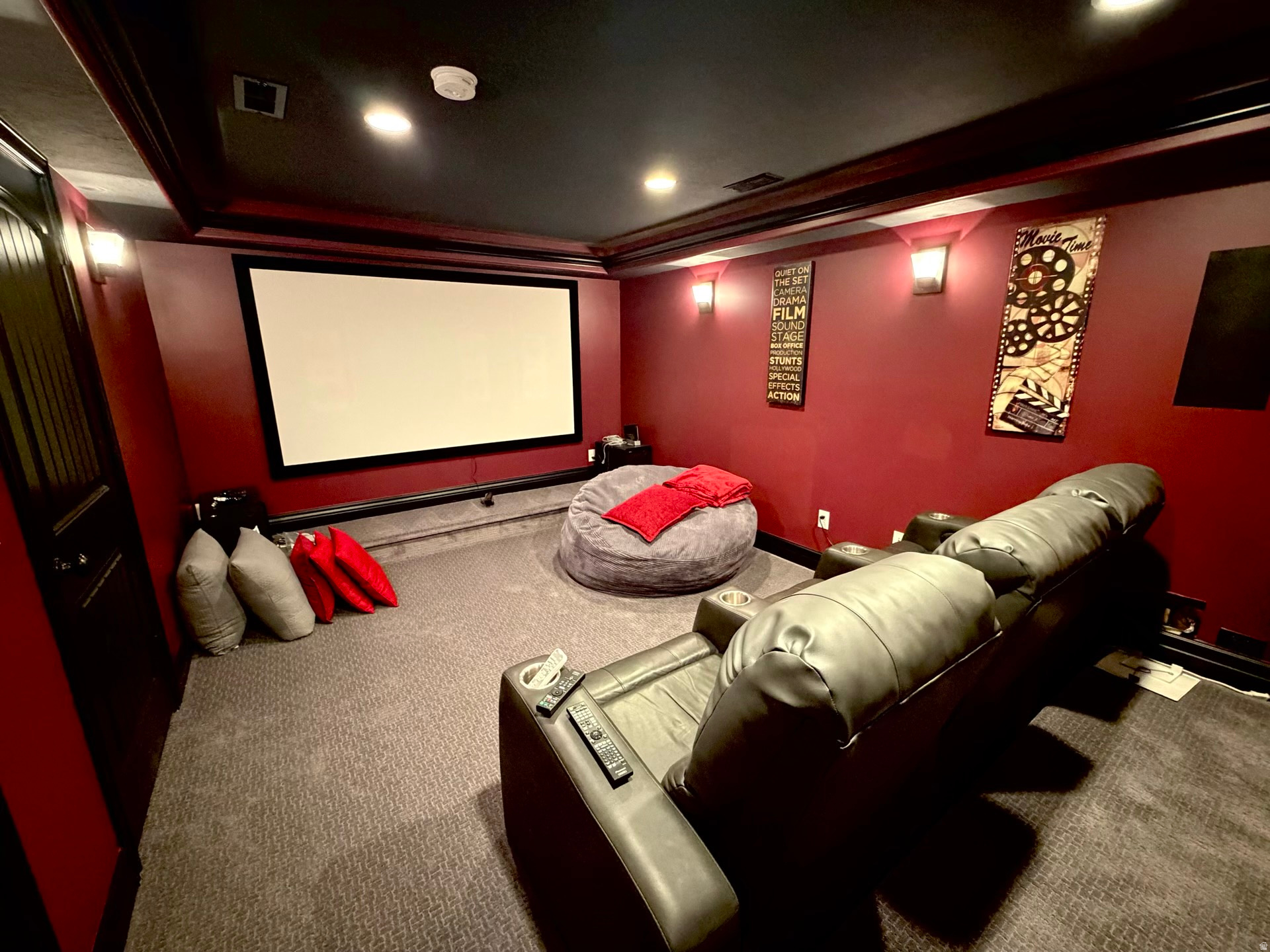 COUNTRY FIELDS - Residential