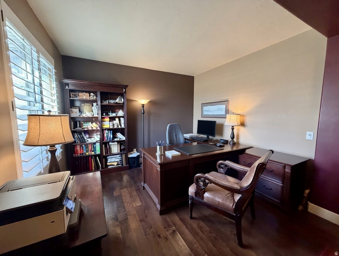 COUNTRY FIELDS - Residential