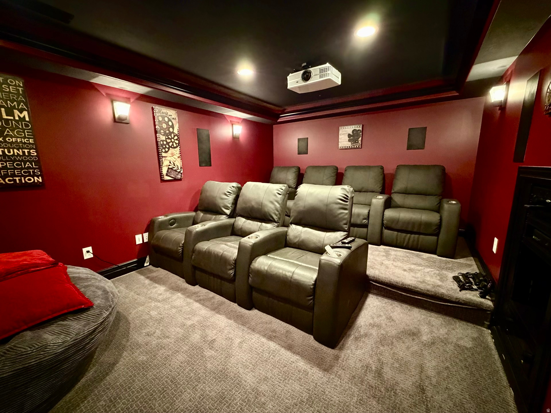 COUNTRY FIELDS - Residential