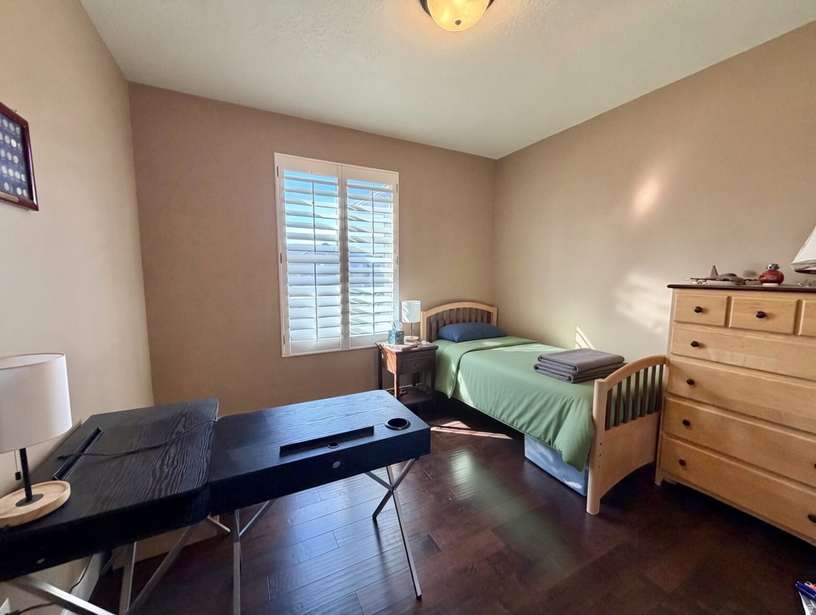 COUNTRY FIELDS - Residential