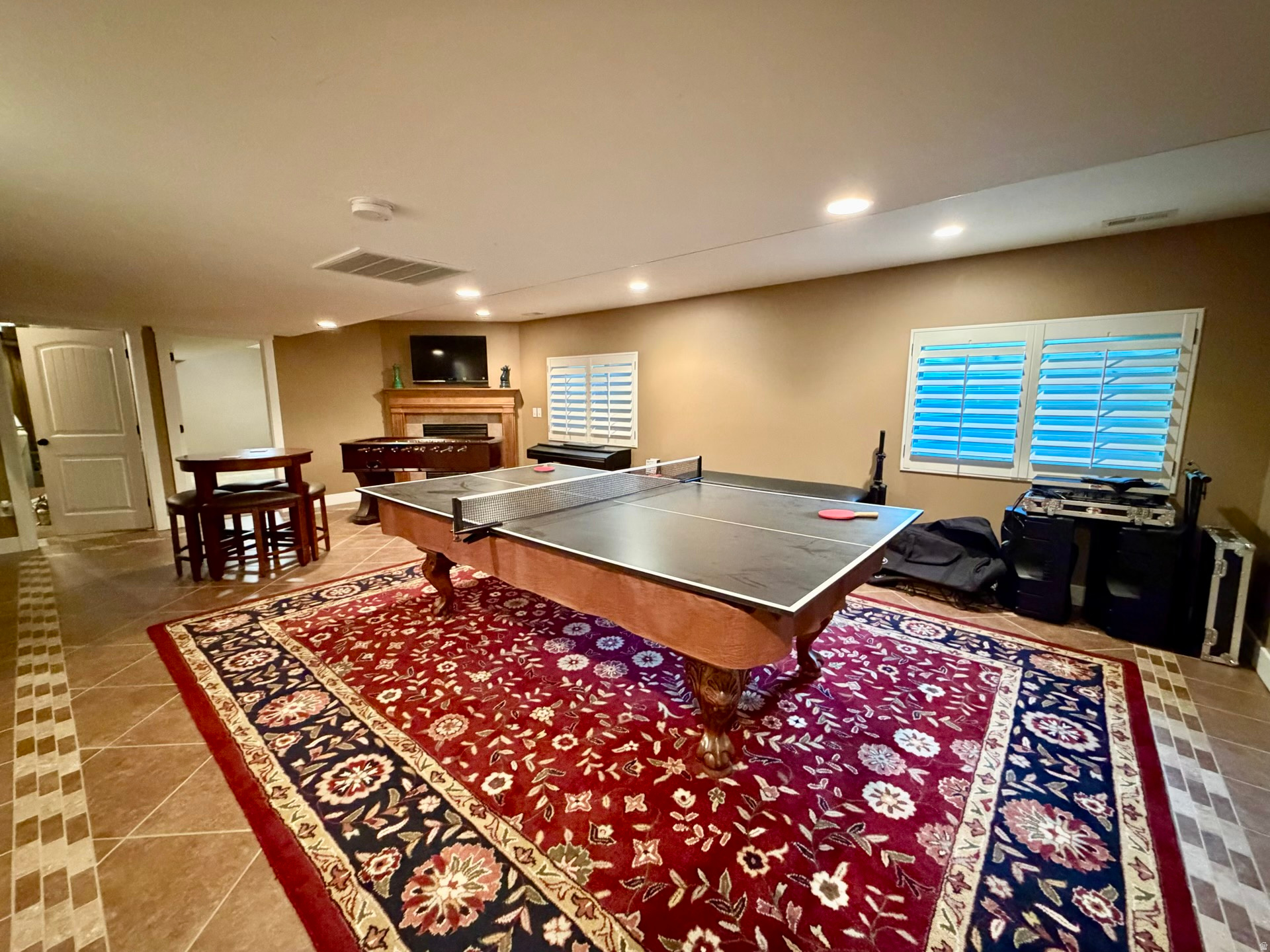 COUNTRY FIELDS - Residential