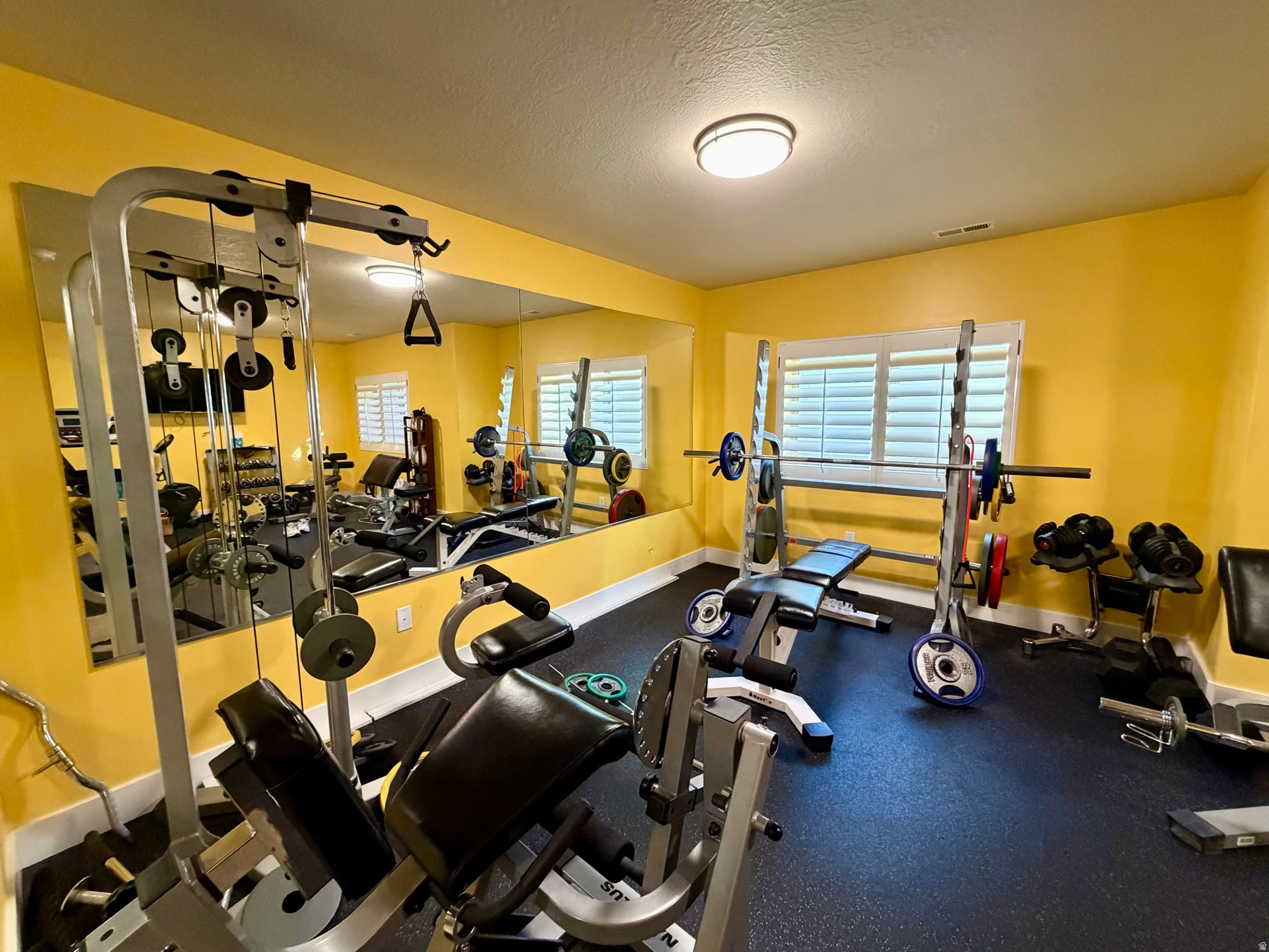 COUNTRY FIELDS - Residential