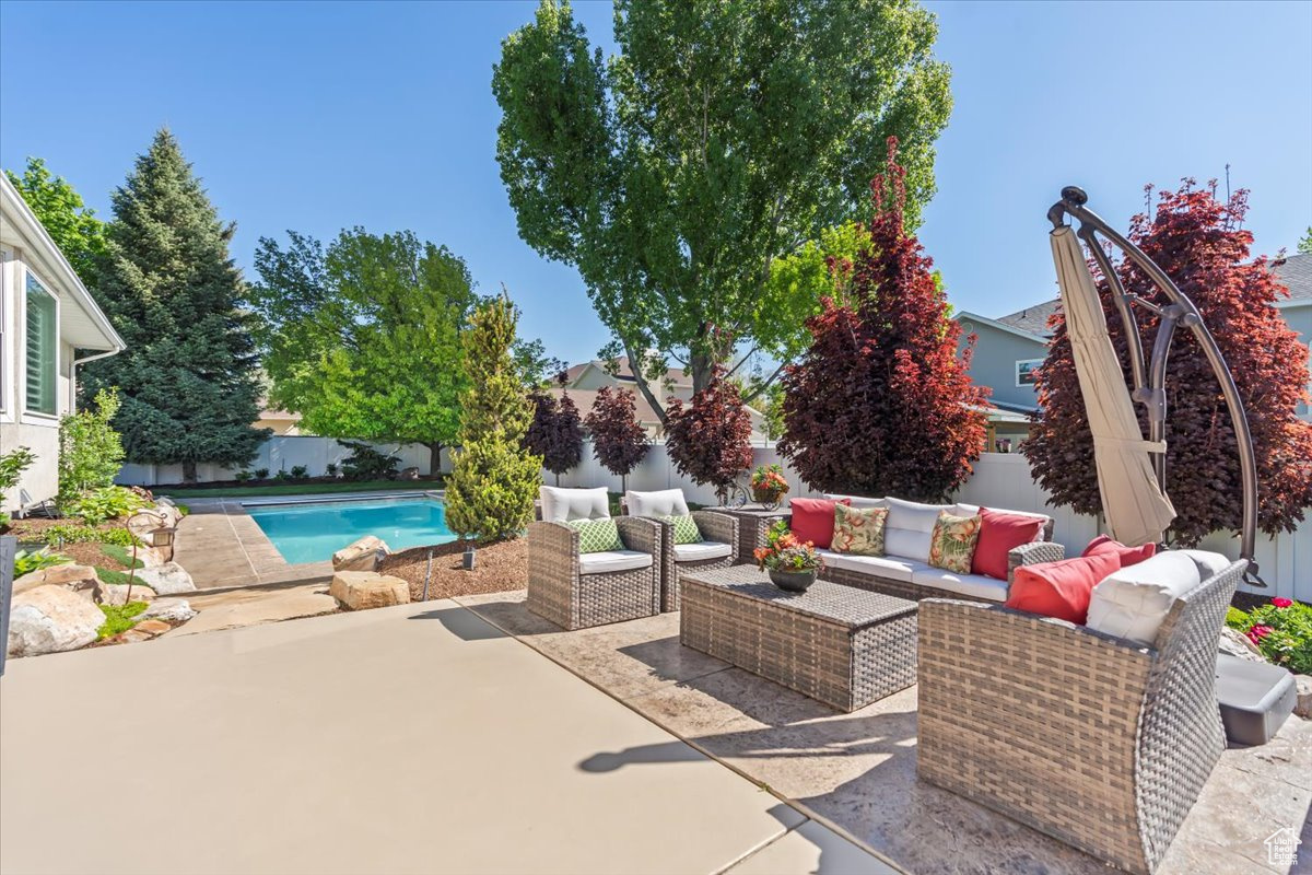 COVE ESTATES - Residential