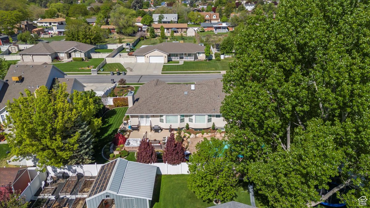 COVE ESTATES - Residential