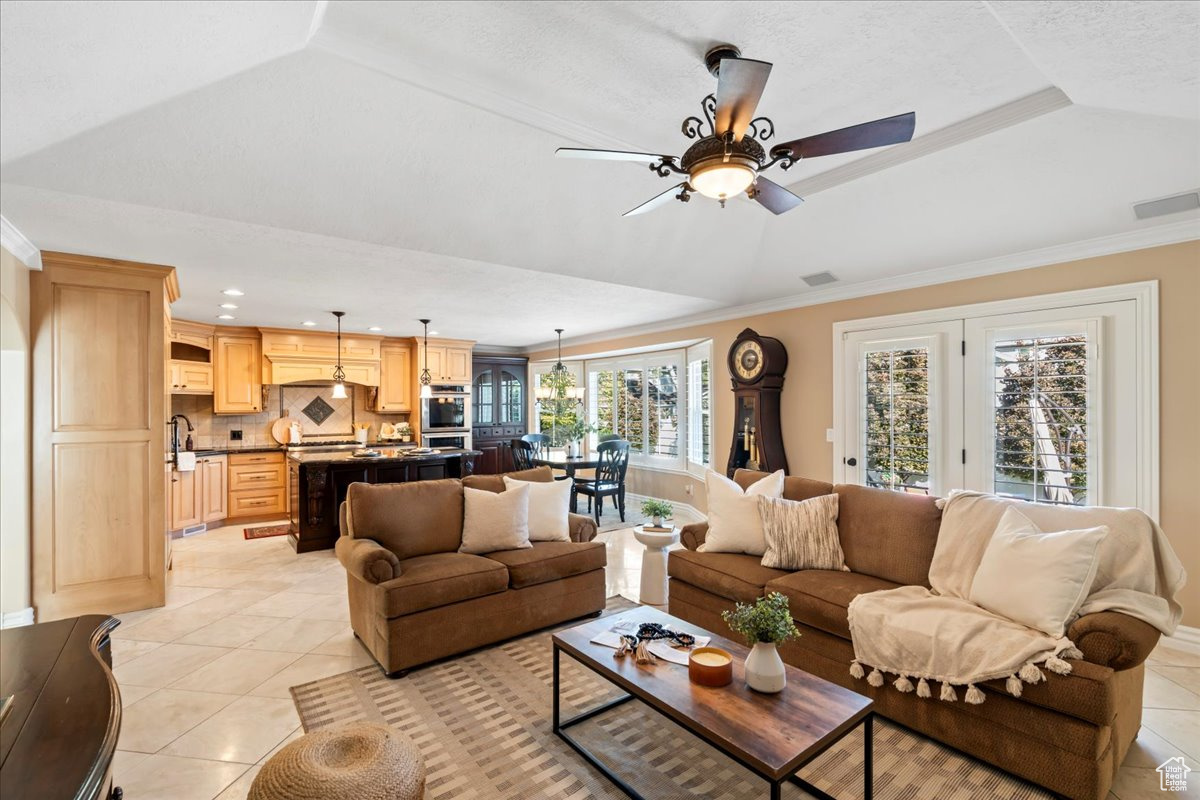 COVE ESTATES - Residential