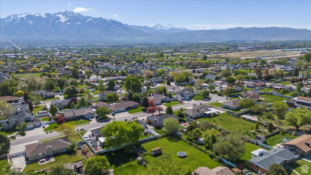 COVE ESTATES - Residential